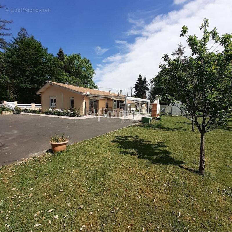 Maison à VENDAYS-MONTALIVET