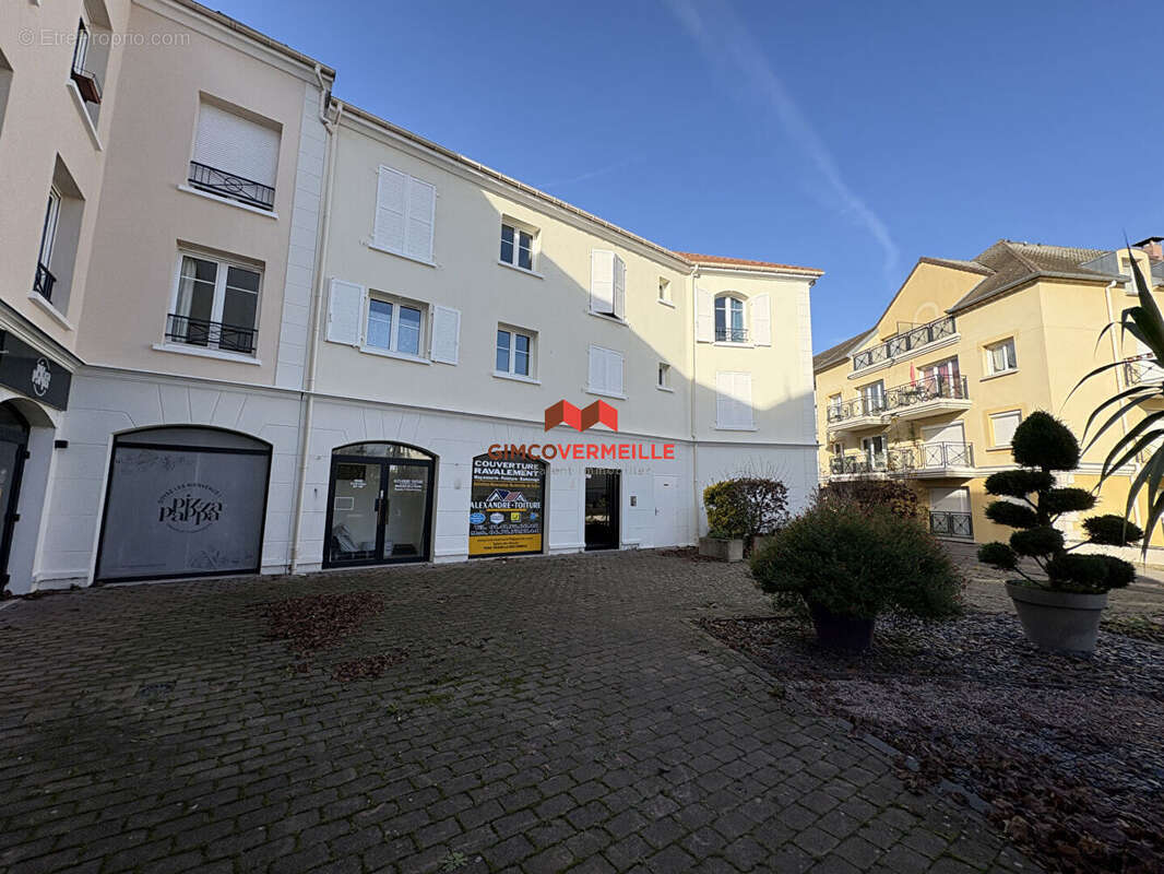 Appartement à VOISINS-LE-BRETONNEUX