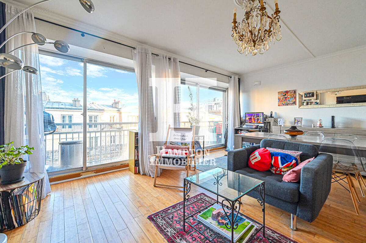 Appartement à PARIS-19E