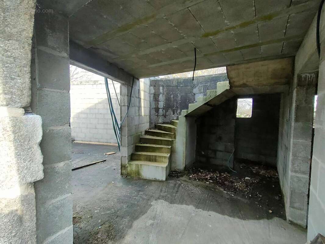 Maison à DOMPIERRE-DU-CHEMIN