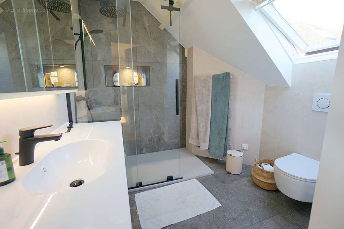 Maison à MEZIERES-SUR-SEINE