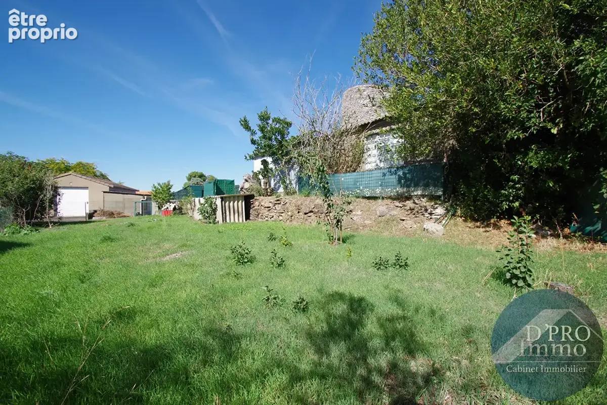 Une maison en pierre, un joli jardin, un ancien moulin et le centre-ville à 5 minutes à pied. - photo 3