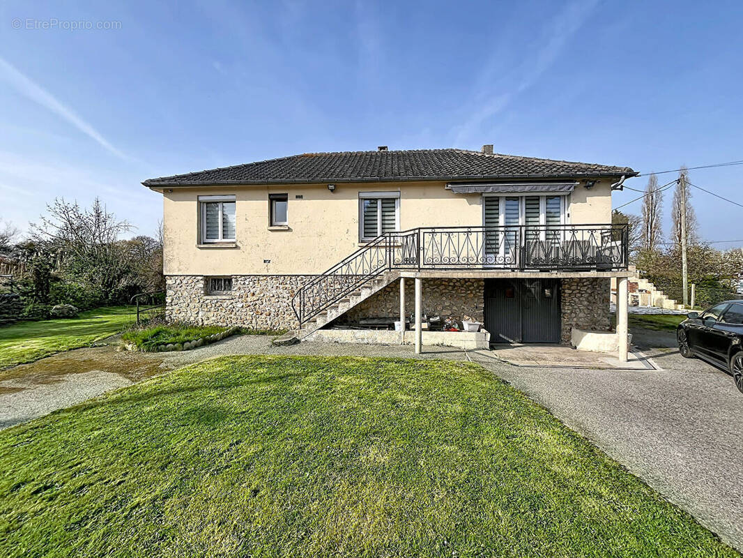 Maison à SAINT-GEORGES-DU-VIEVRE