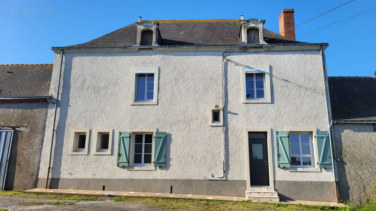Maison à SAINT-GEREON