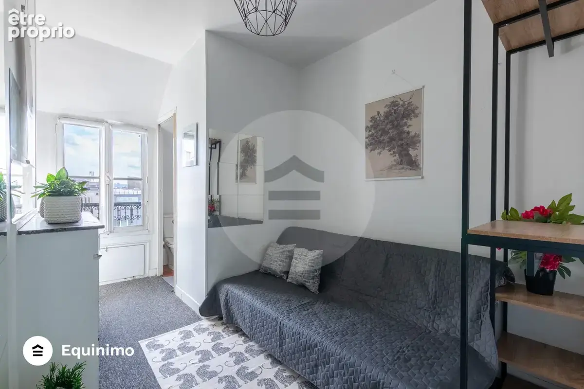 Studio de 10m2 au 6ème et dernier étage, avenue Marceau. - photo 2