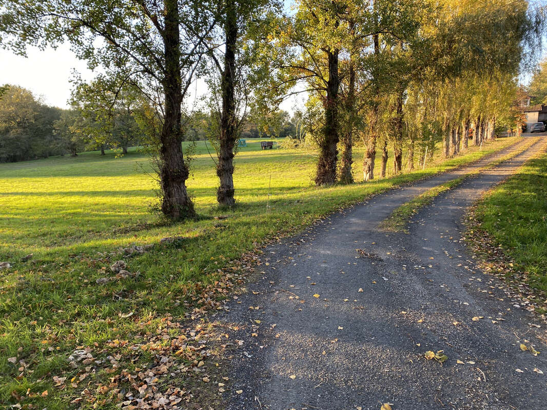 Maison à SAINT-HILAIRE-LES-PLACES