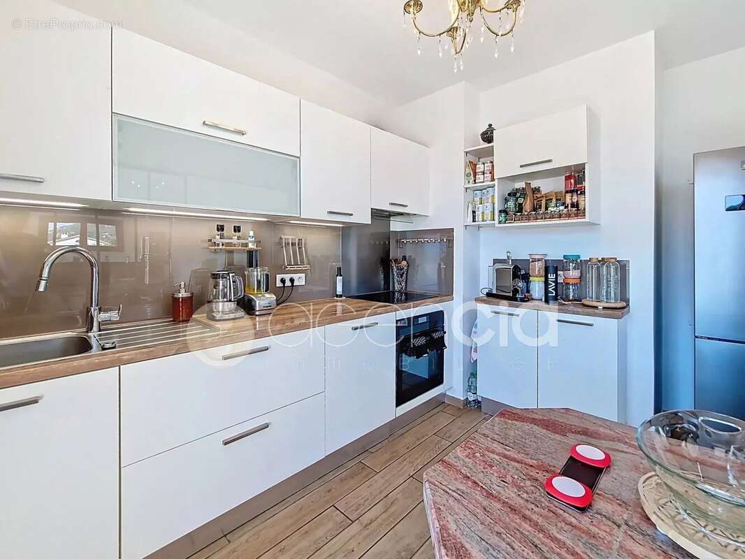 Au  dernier étage d un petit immeuble ! Bel appartement au Cannet quartier Europe  proche  commodités - photo 5