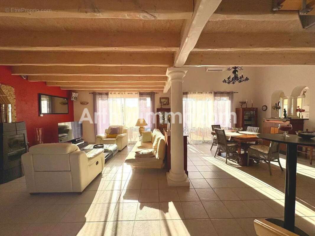 Maison à LIGNAN-SUR-ORB