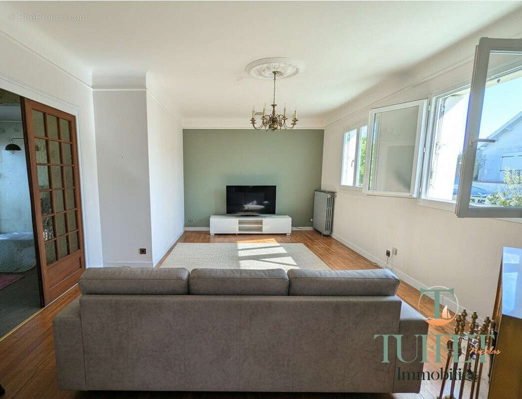 Maison à BOURCEFRANC-LE-CHAPUS