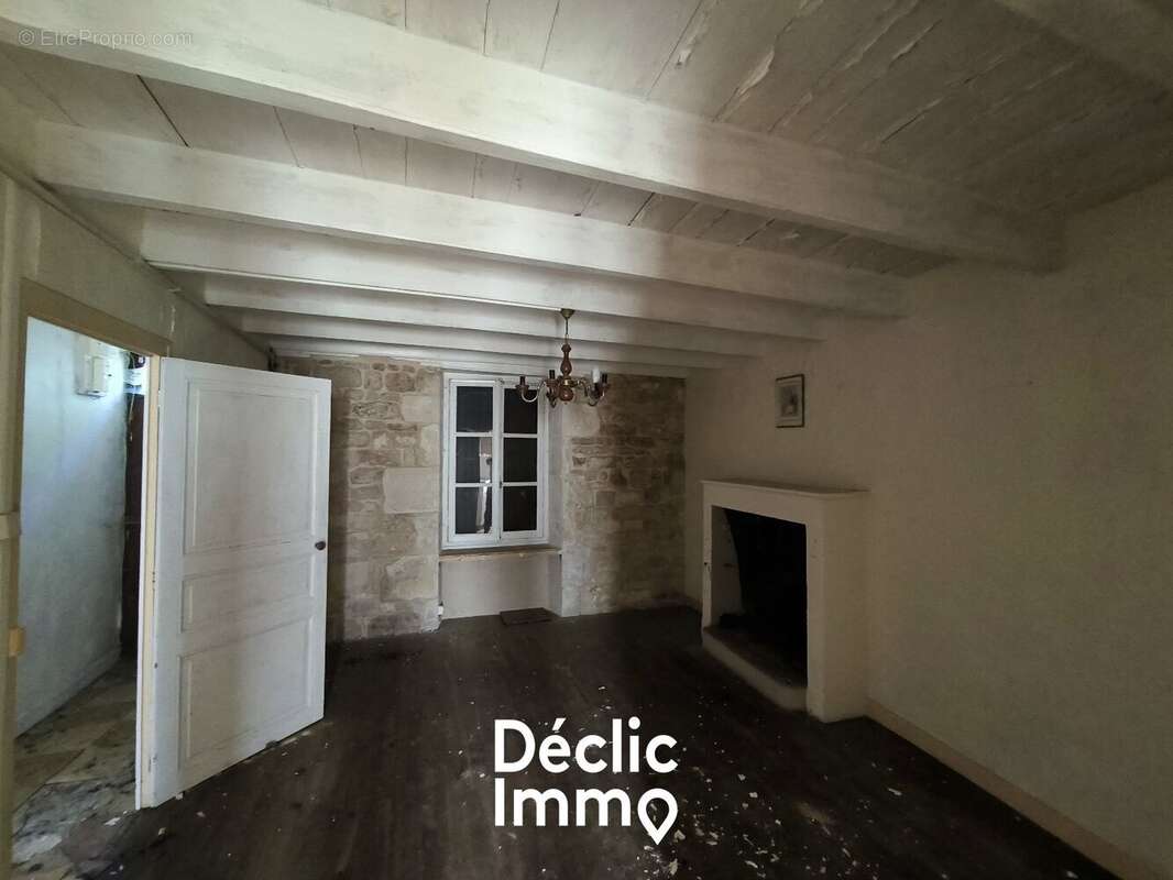 Maison a renover - photo 8