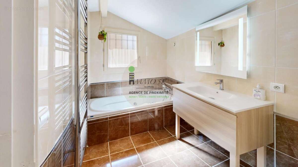 Maison à MORANCE