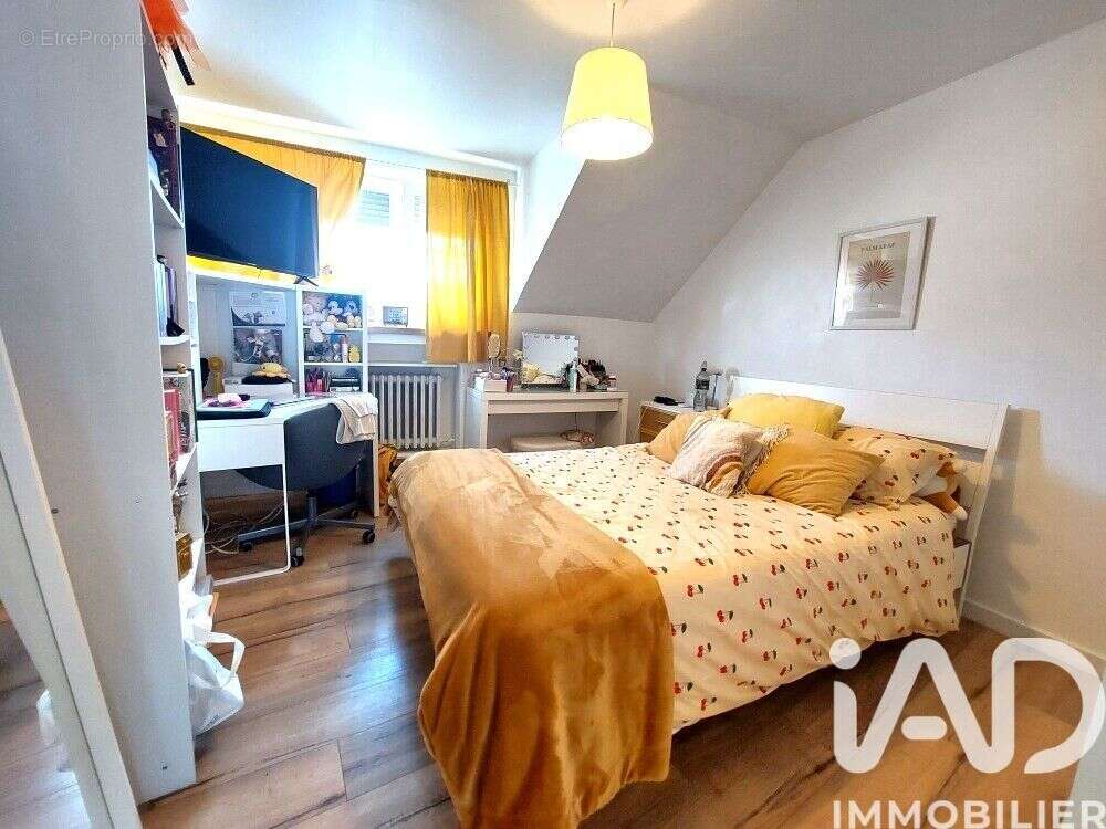 Maison 140 m² à Neufchef  - photo 7