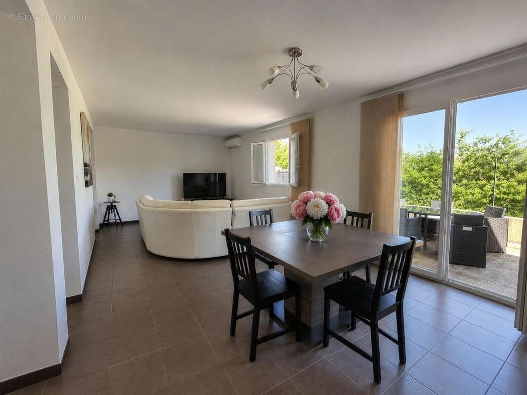 Photo 2 - Maison à CHATEAUNEUF-DU-RHONE