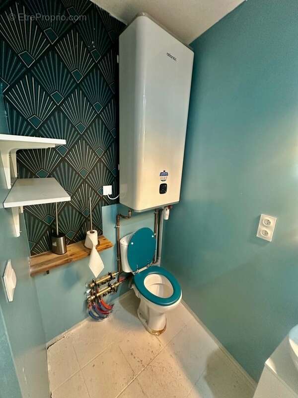 Commerce à CHATEAUNEUF-DU-FAOU