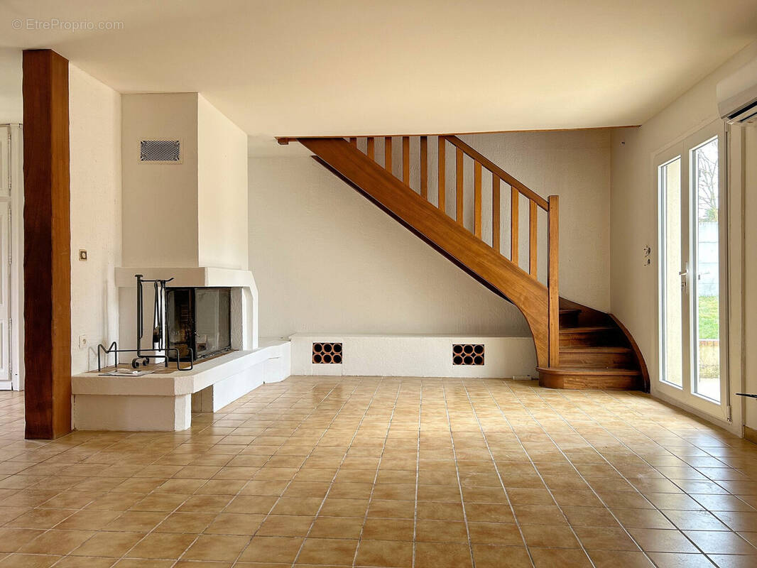 Maison à COURDEMANCHE