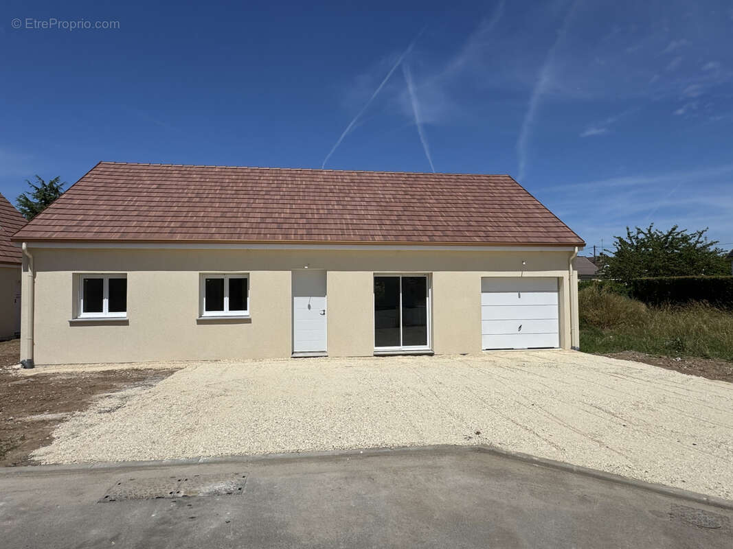 Maison à LONGNES