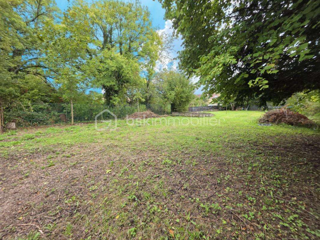 Maison à MONTCOURT-FROMONVILLE