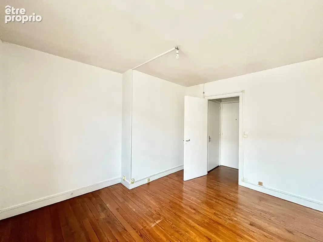 A VENDRE appartement Caen 2 pièce(s) 40.80 m2 - vendu libre - Ultra centre ville - cour intérieure - cave - photo 12