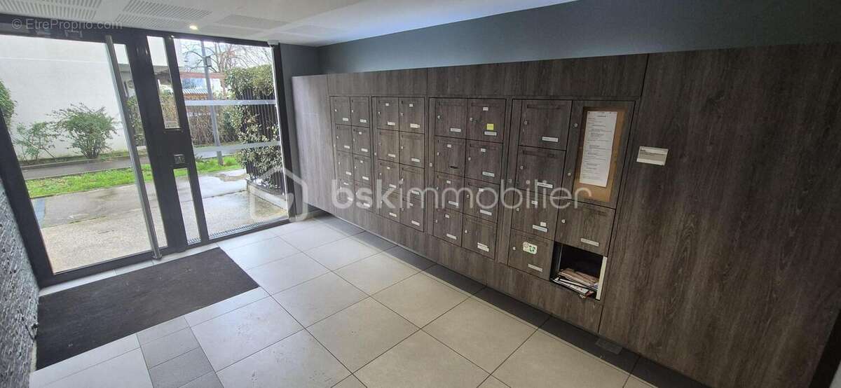 Appartement à MEYZIEU