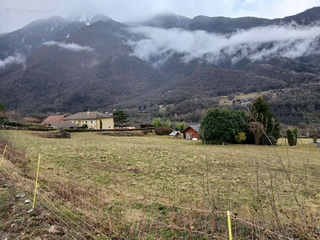 Terrain à LA CHAPELLE