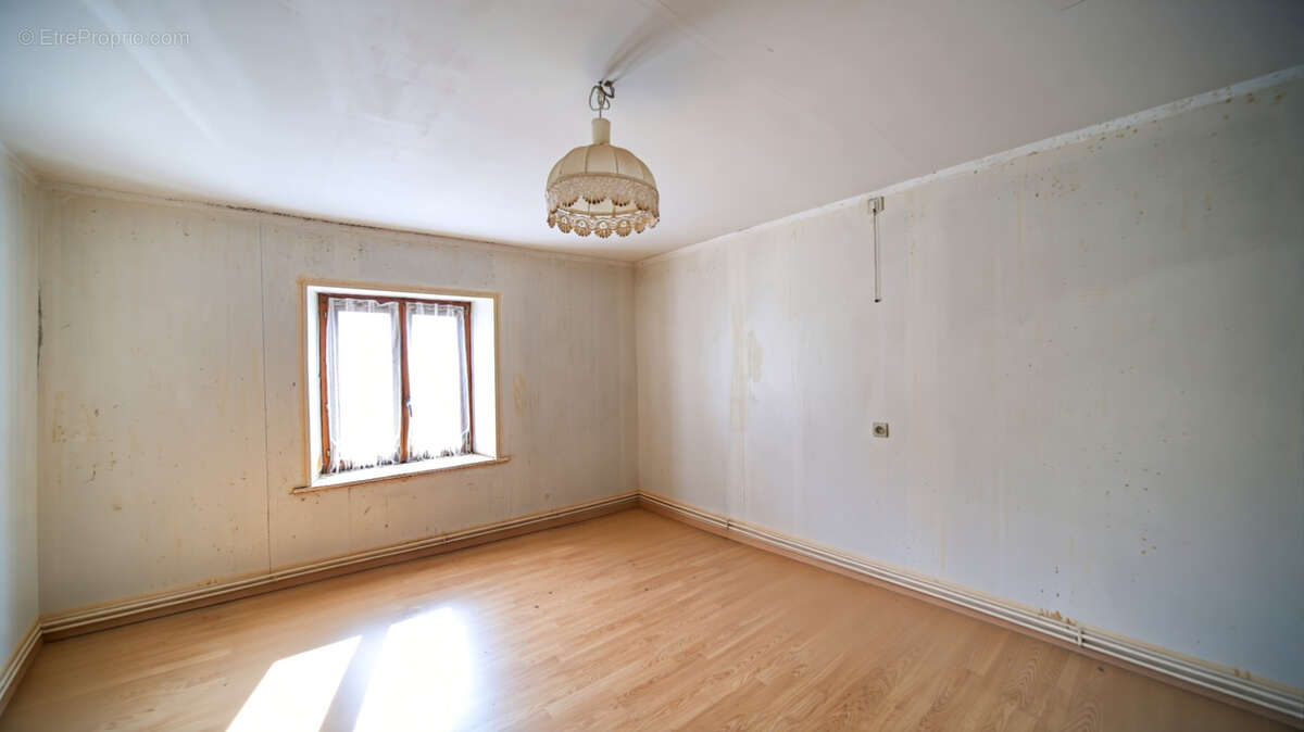 Maison 6 chambres + dependances - photo 9