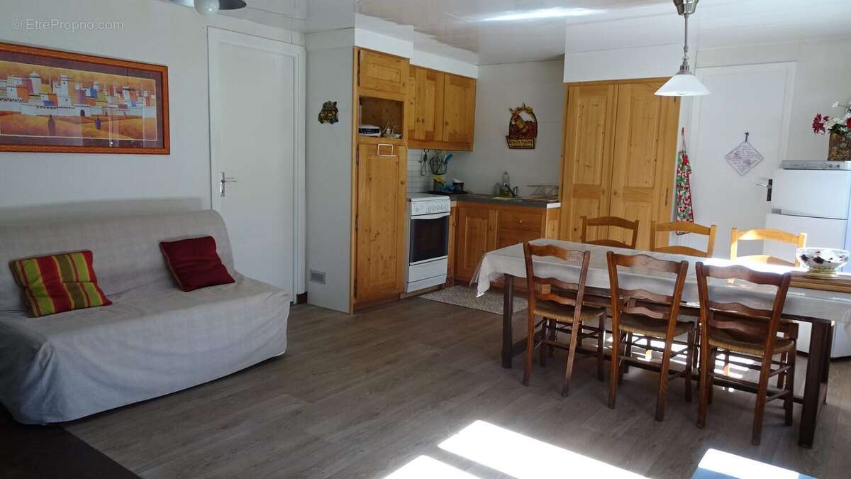 Terrain à SAINT-PAL-DE-MONS