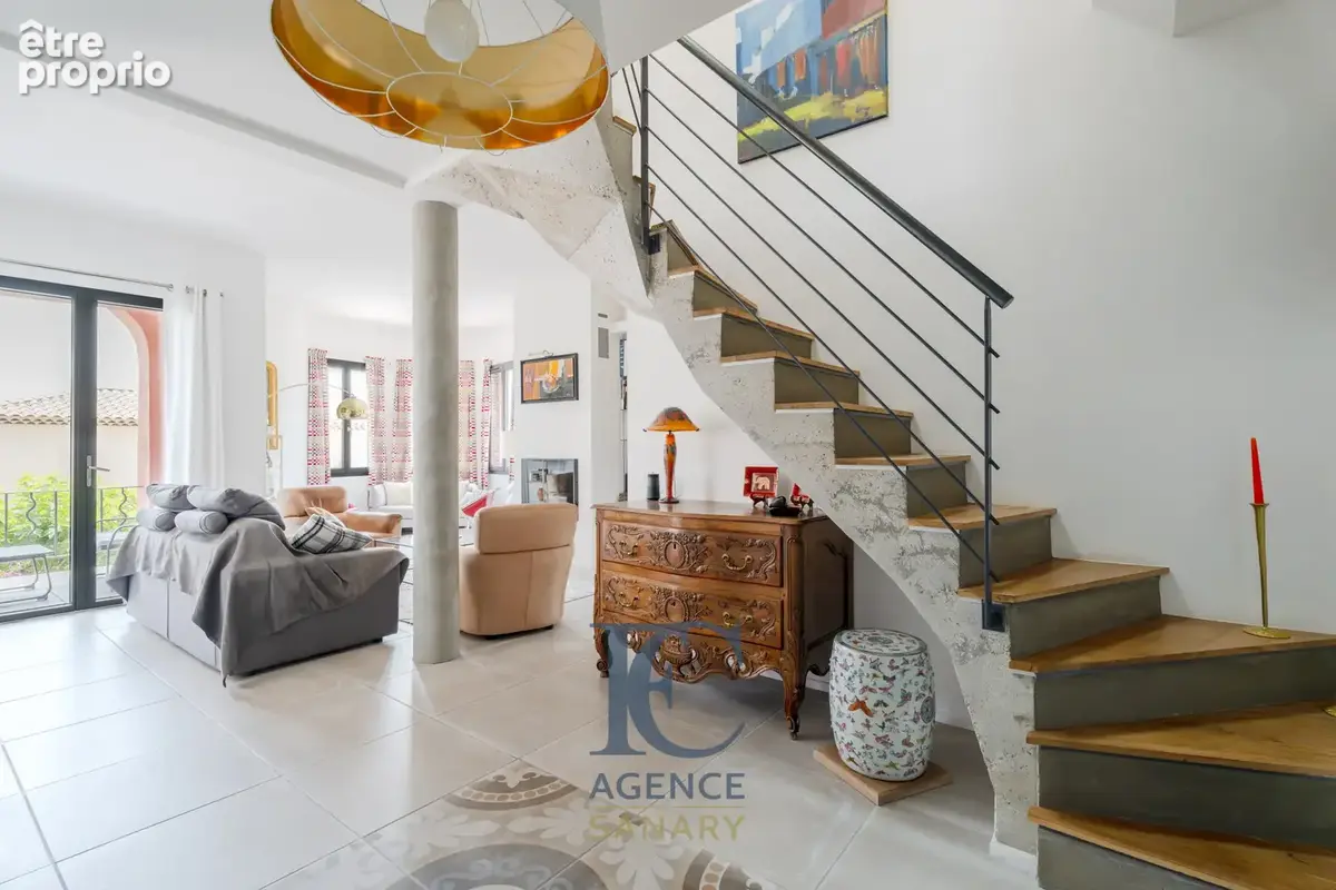 Maison d'architecte rénovée de 165 m2 habitables à 10 minutes à pied du centre-ville et des plages - photo 3