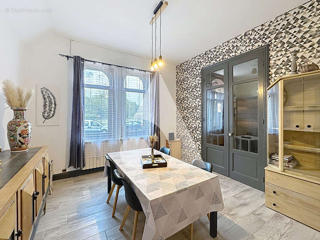 Maison à MORTAGNE-DU-NORD