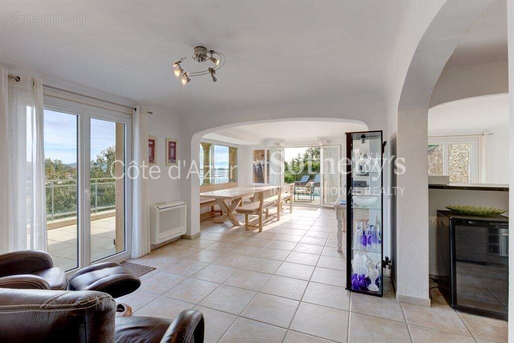 Maison à THEOULE-SUR-MER