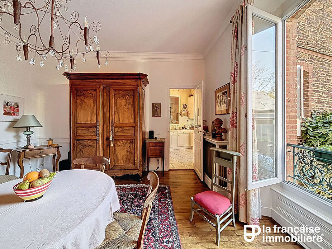 Charmant appartement ancien avec cachet  - 3/4 chambres - Secteur Place Hoche / Faculté de Droit - Stationnement - photo 17