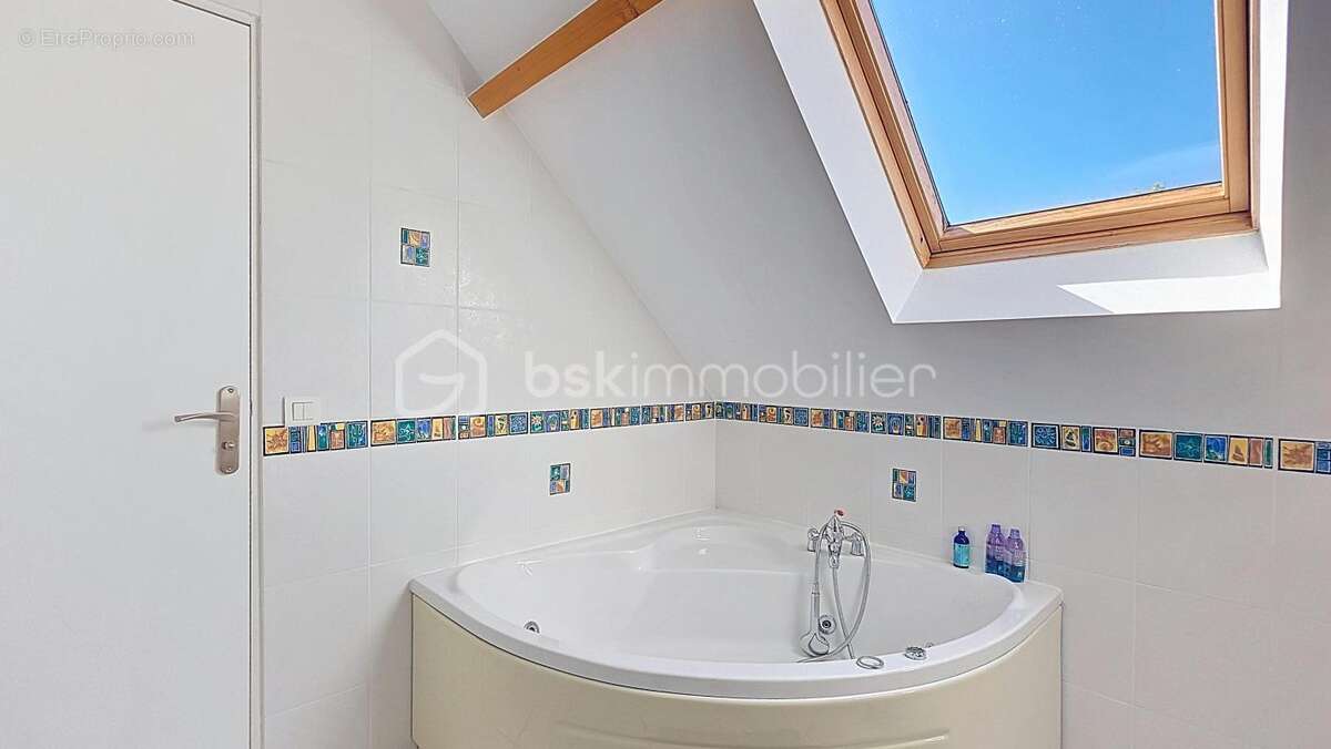 Maison à CHEVRY-COSSIGNY