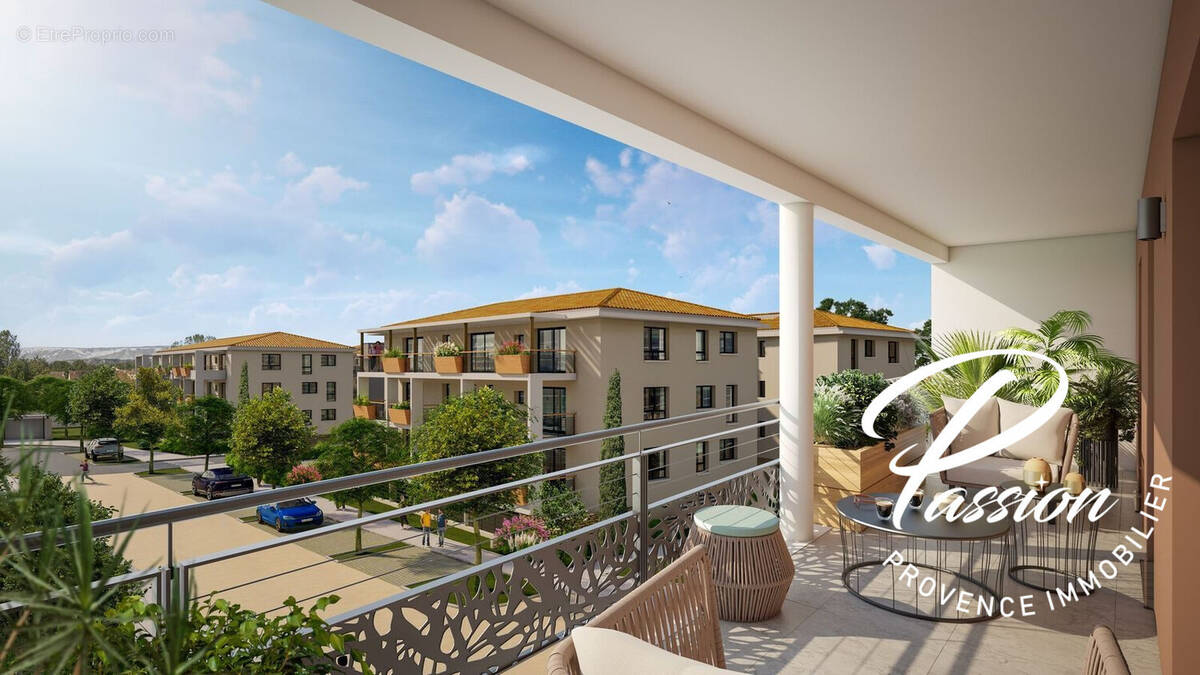 Appartement à SENAS