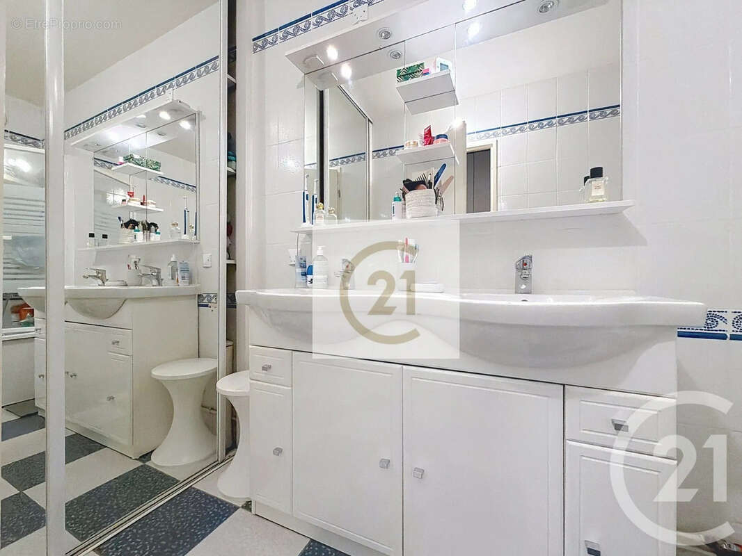 Appartement à PARIS-12E