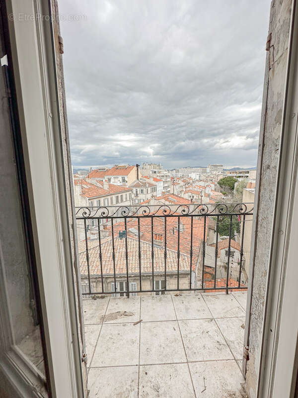 Appartement à MARSEILLE-5E