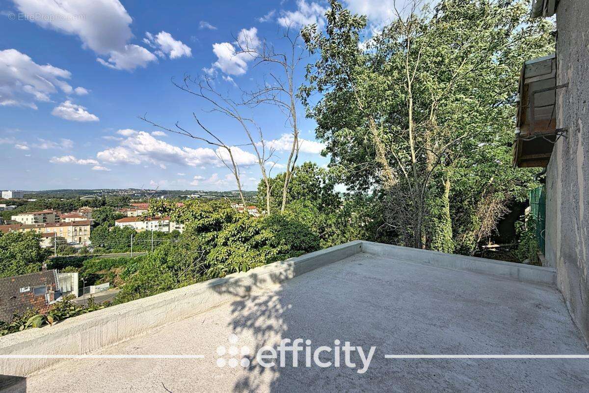 Maison 125 m² à Givors  - photo 6