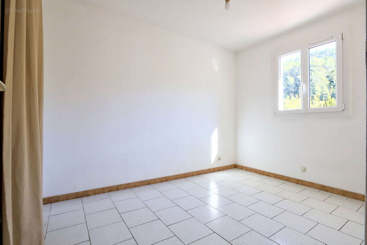 Maison à SOLLIES-TOUCAS