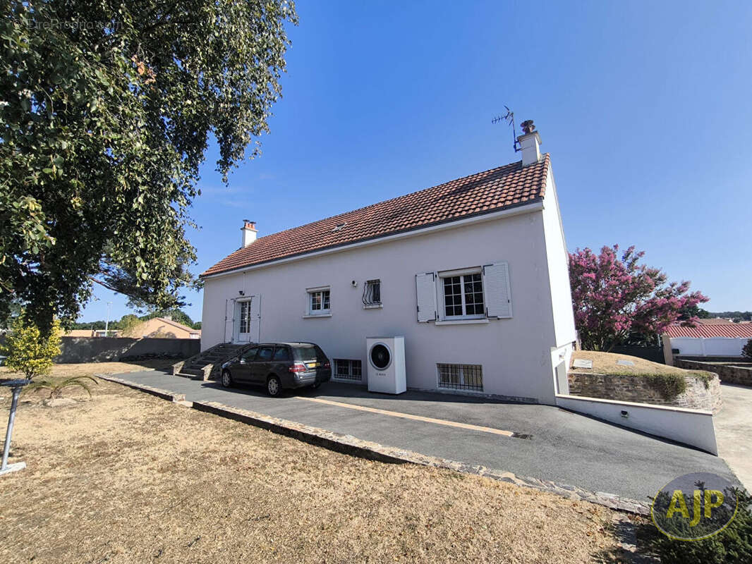 Maison Saint Père En Retz 7 pièce(s) 154 m2 - photo 3