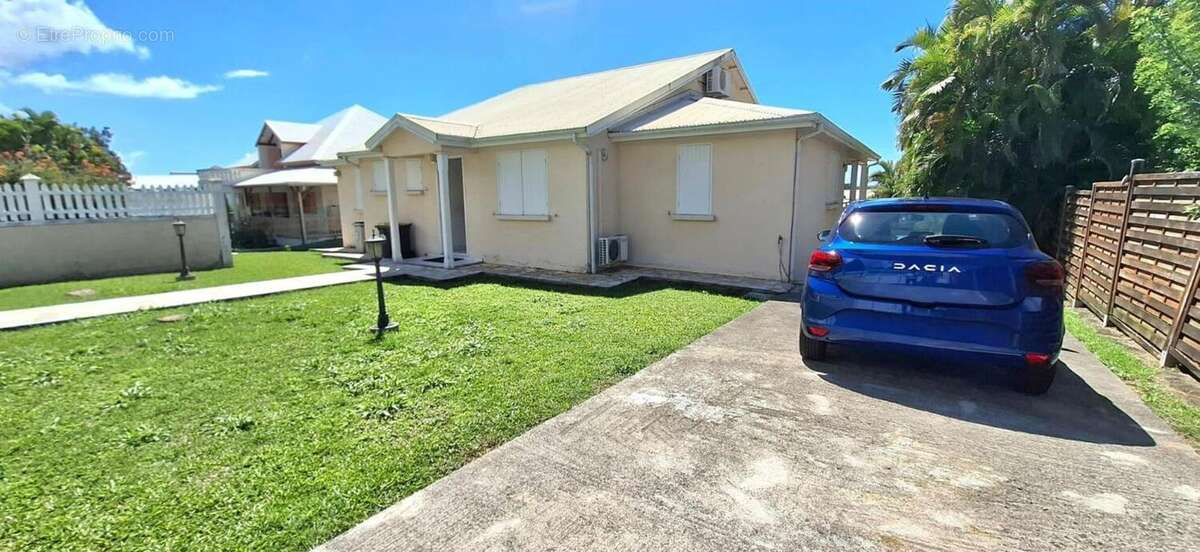 Maison à BAIE-MAHAULT