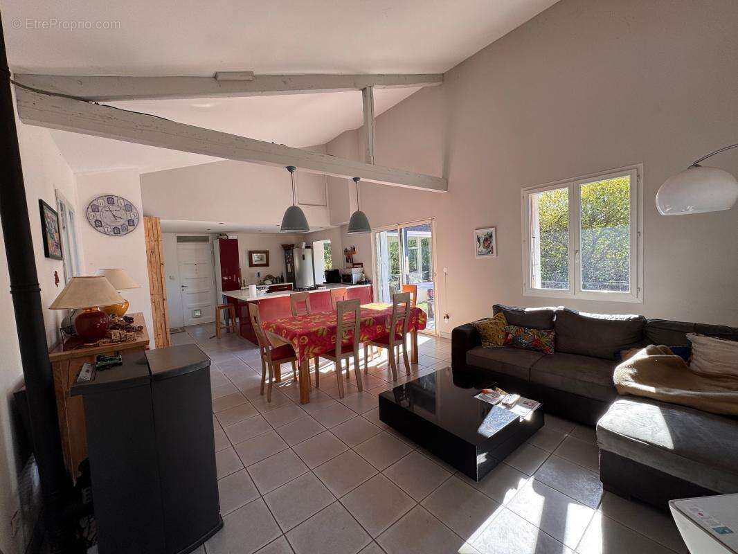 Maison à SICCIEU-SAINT-JULIEN-ET-CARISIEU