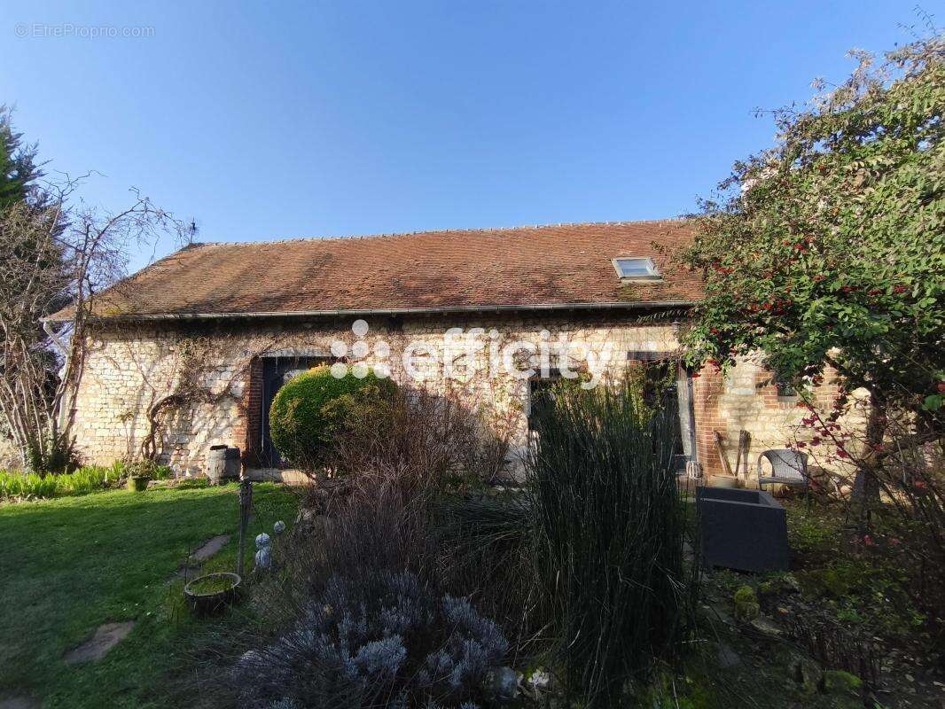 Maison à NEUFVY-SUR-ARONDE