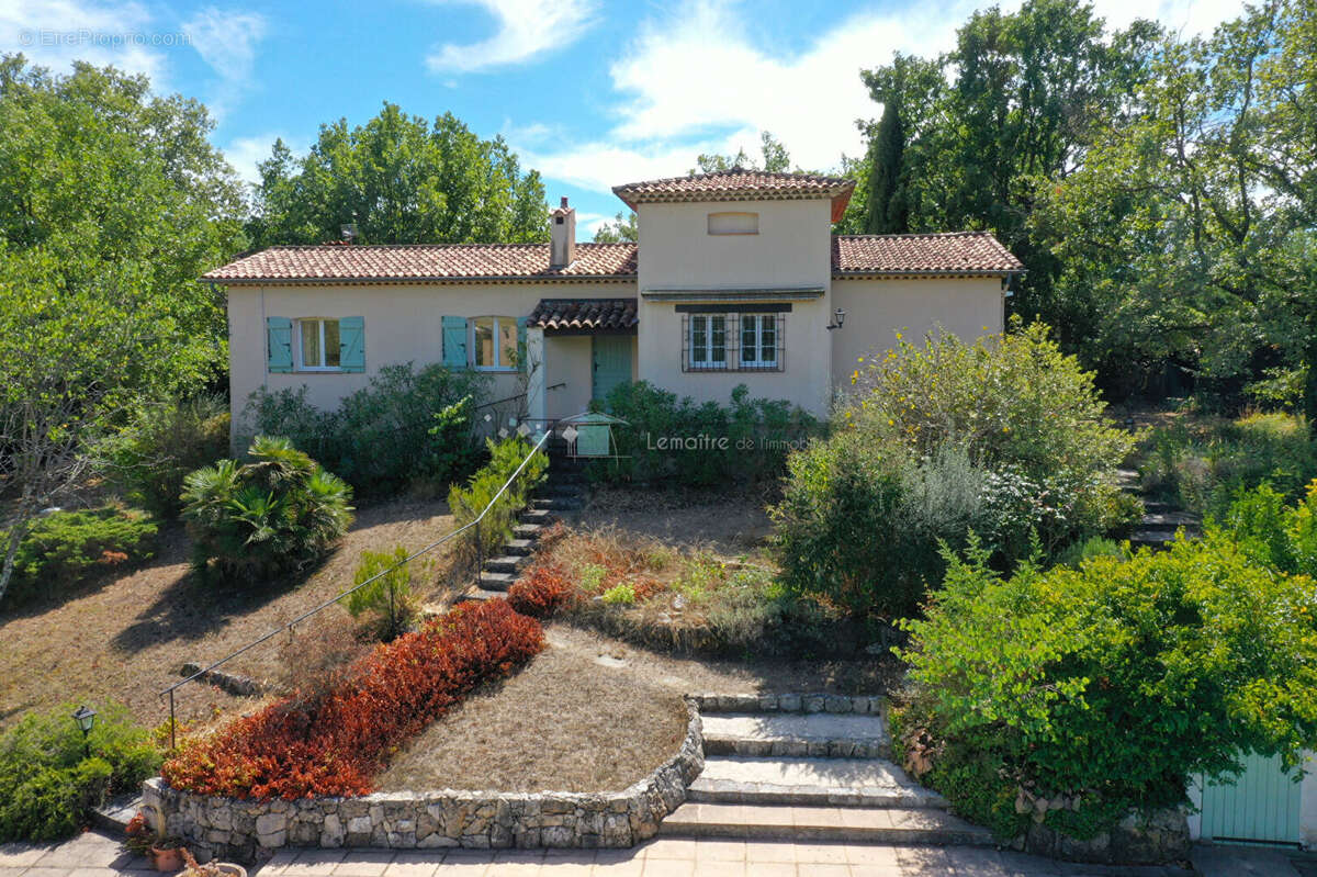 Maison à SAINT-CEZAIRE-SUR-SIAGNE
