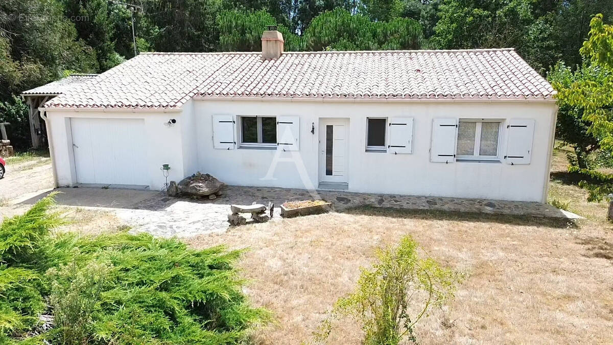 Maison à LA CHAPELLE-HERMIER