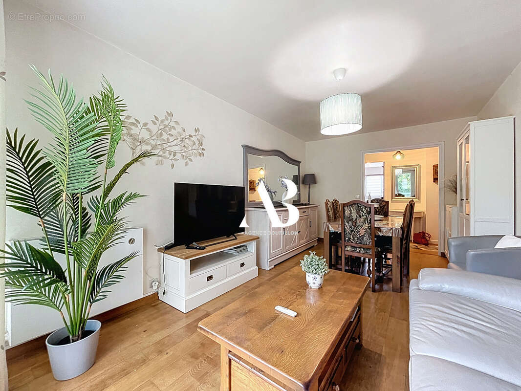 Appartement à DAMMARIE-LES-LYS