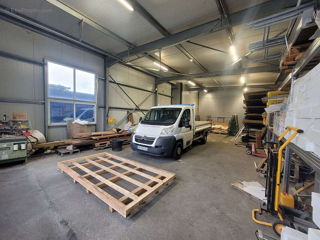 Commerce à MONTAIGU