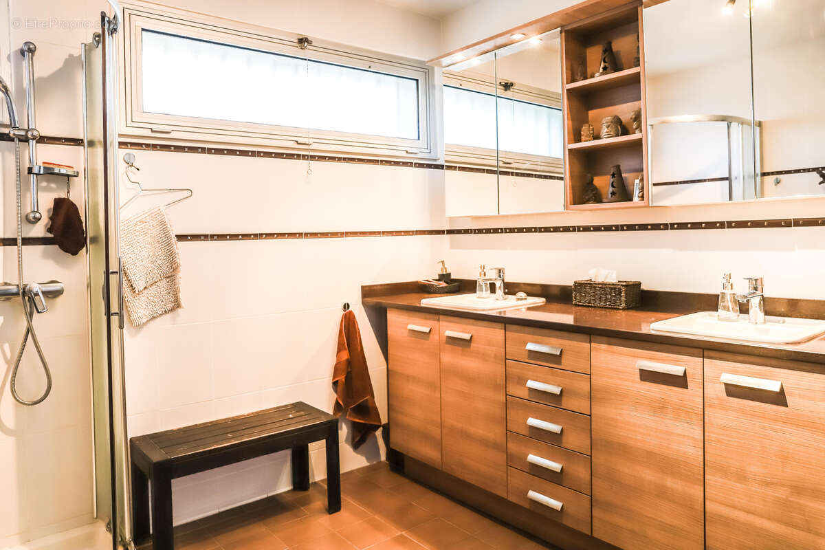 Maison à VAUX-SUR-MER