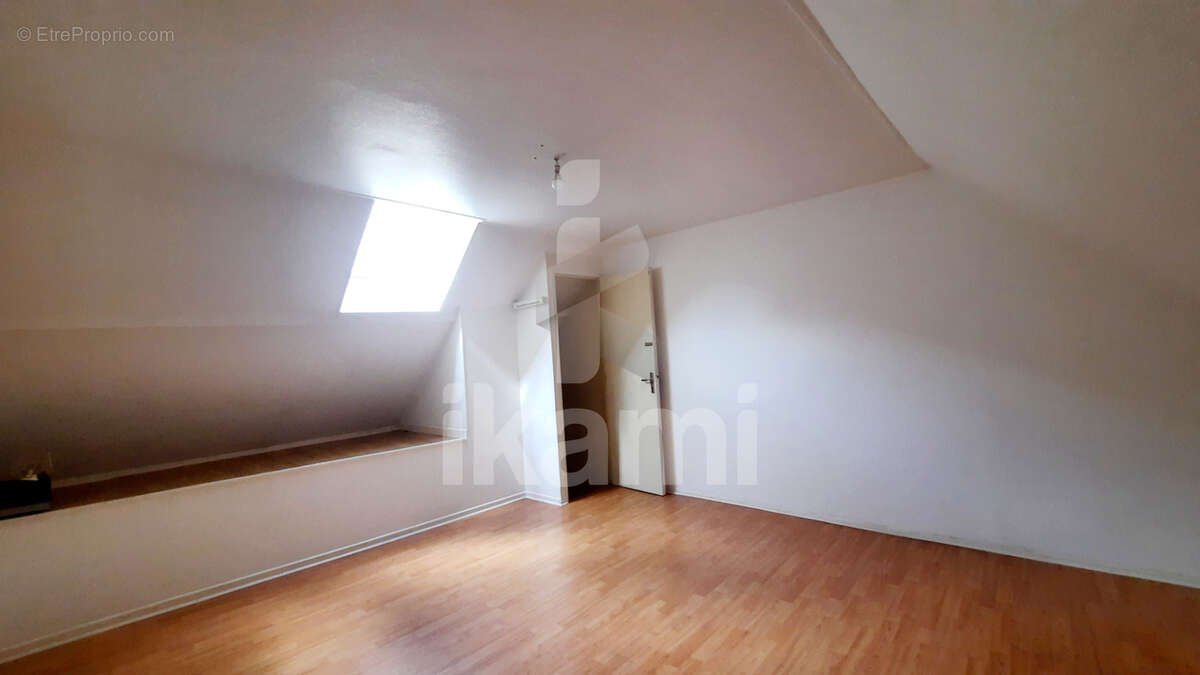 Appartement à COURSON-LES-CARRIERES