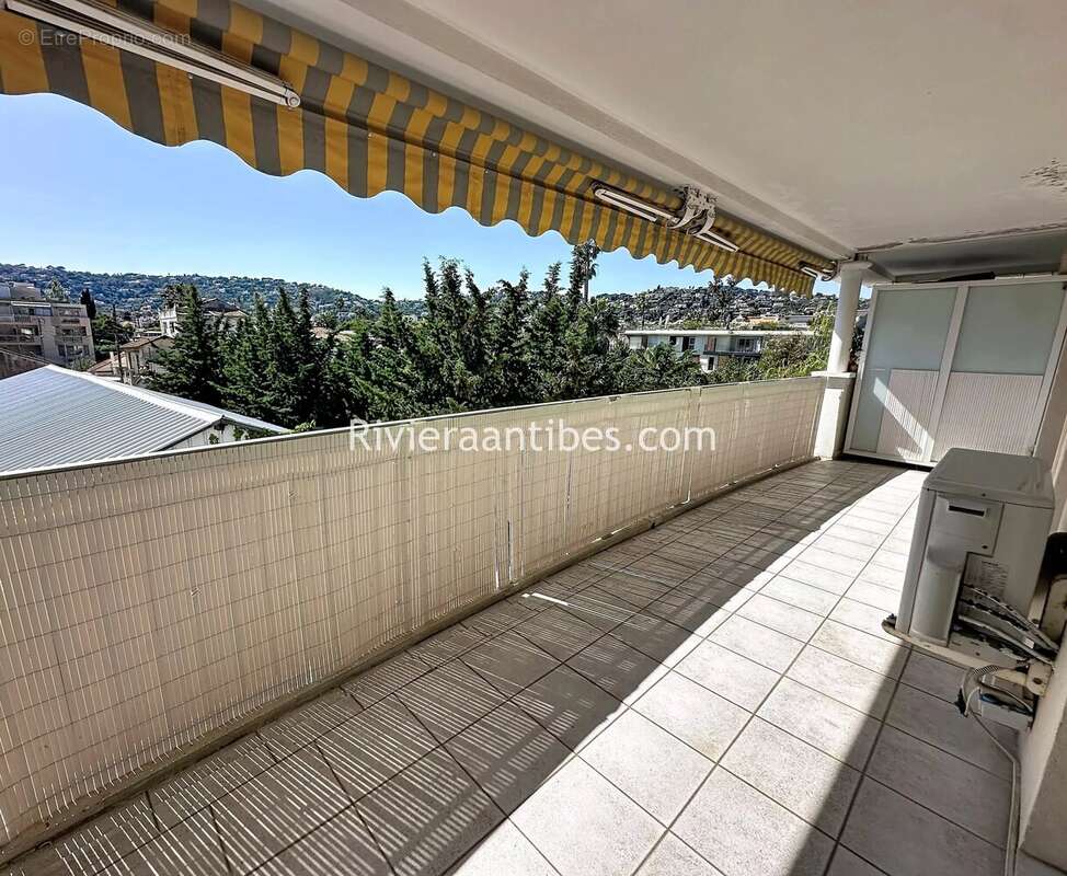 Appartement à VALLAURIS