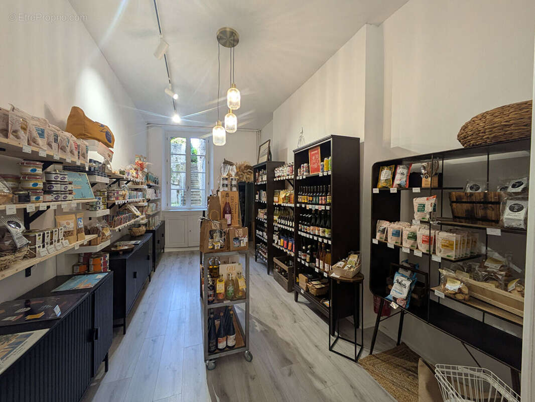 Commerce à FOUGERES