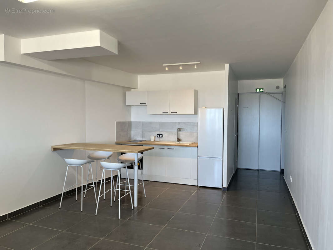 Commerce à SAINT-PIERRE