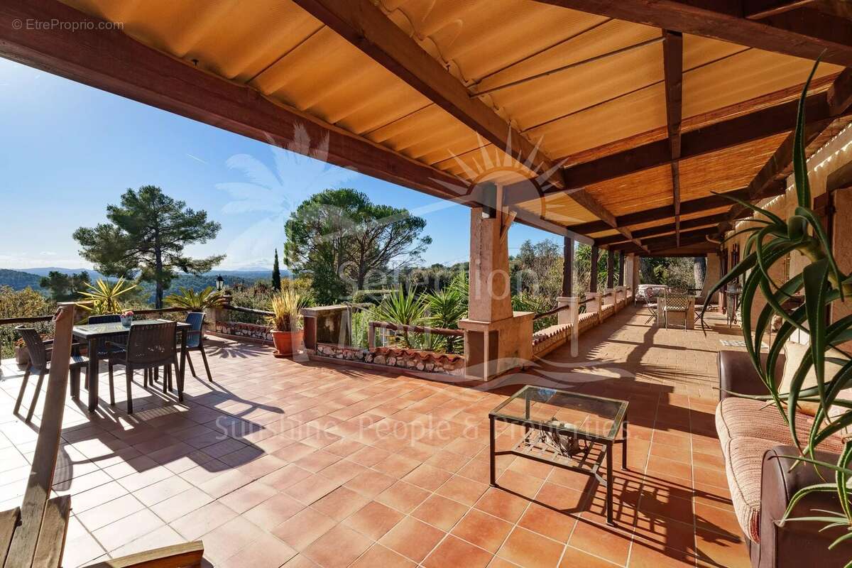 Maison à TOURRETTES-SUR-LOUP